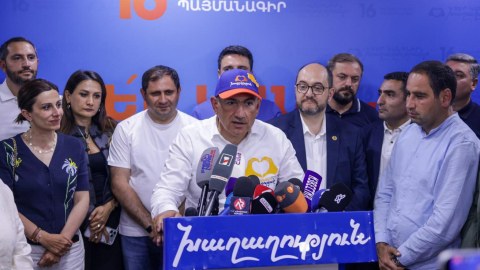 Paşinyan: Üçbaşlı müharibə partiyasını darmadağın etdik