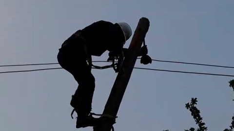 Lerikin kəndlərində elektrik şəbəkəsi&nbsp;yenilənir - VİDEO