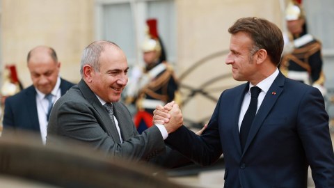 Makrondan Paşinyana təbrik