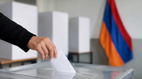 Rusiya seçkilərə belə müdaxilə edib