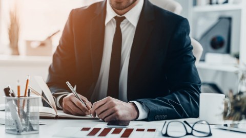 Azərbaycanlı biznesmen 1 həftəyə 200 milyon dollar itirdi