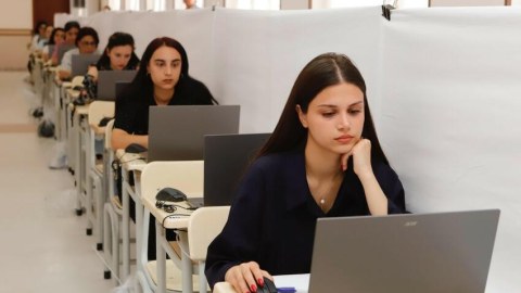Müəllim olmaq istəyənlərə xəbərdarlıq: 1 saat vaxtınız qaldı!