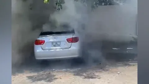 Bakıda &ldquo;Hyundai&rdquo; yanıb külə döndü - VİDEO