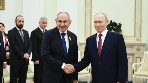 Paşinyan Putindən təbrik umur