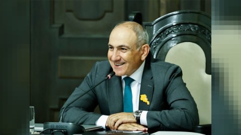 Paşinyan yeni hökumətlə bağlı müzakirələrə başladı