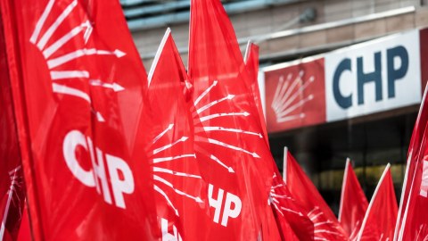 CHP-də qalmaqal - Məclis üzvlərinin yarısı istefa verdi&nbsp;