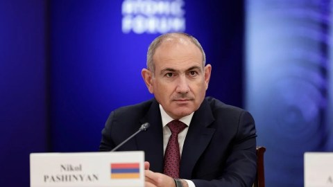 Paşinyan məzuniyyət götürdü