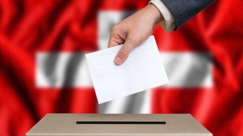 Qeyri-adi referendum keçirildi - Əhali təklifi rədd etdi