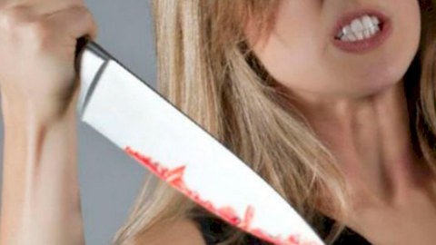 Sumqayıtda 18 yaşlı qızdan dəhşətli addım: tanışını bıçaqladı