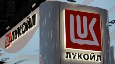&ldquo;Lukoyl&rdquo;un&nbsp;zavodu dron hücumundan sonra neft emalını dayandırıb