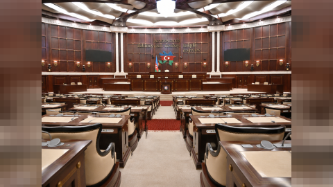İclaslara gəlməyən deputatlarla bağlı AÇIQLAMA