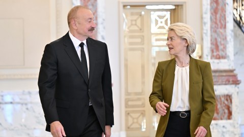 İlham Əliyev&nbsp;Fon der Lyayenlə&nbsp;təkbətək görüşdü