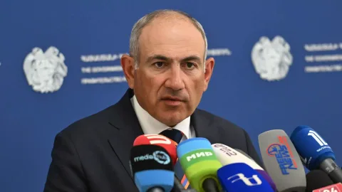 Paşinyan Rusiyaya yollandı
