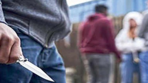 Bakıda məktəbin həyətində bıçaqlanma oldu