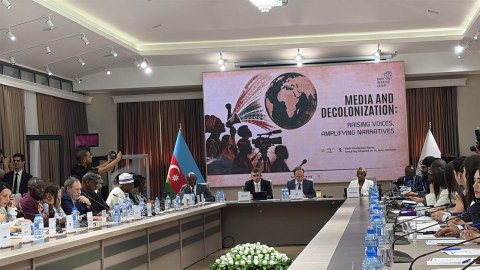 Media dekolonizasiya prosesində əvəzsiz rol oynayır - Abbas Abbasov