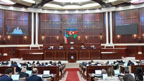 Milli Məclisin növbədənkənar sessiyasının sonuncu iclası başladı
