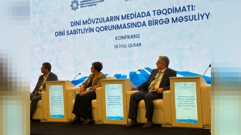 Dini mövzulara yanaşmada medianın rolu müzakirə olunub