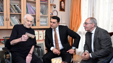Nazir Xalq artistini evində ziyarət etdi - FOTOLAR