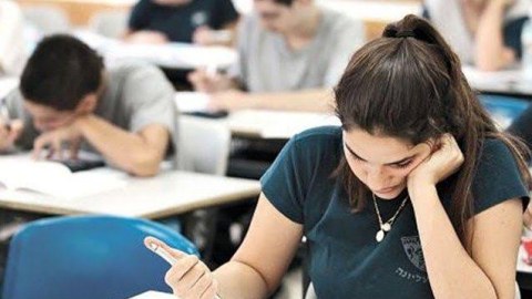 Kolleclərə qəbul çətinləşir: 150 bal toplayanlar&nbsp;belə kənarda qala bilər