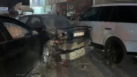 Saray qəsəbəsində zəncirvari&nbsp;qəza olub&nbsp;- FOTO