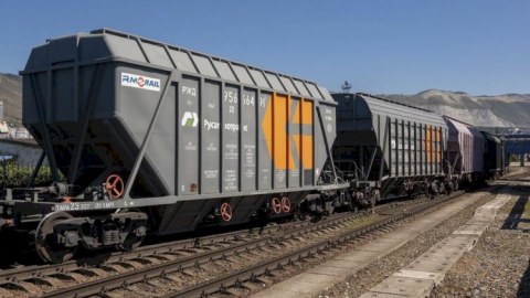 Azərbaycan vasitəsilə Ermənistana 560 ton buğda göndərildi