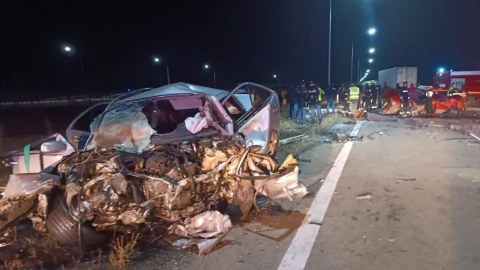 Tovuzda avtomobil su kanalına düşdü: 2 nəfər öldü