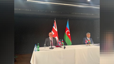 Azərbaycanlı tələbələrin 61%-i Britaniyanı seçir&nbsp;