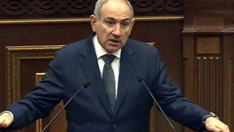 Bakının tələb etdiyi addımı atır -&nbsp;Konstitusiyadan istinad çıxarılır