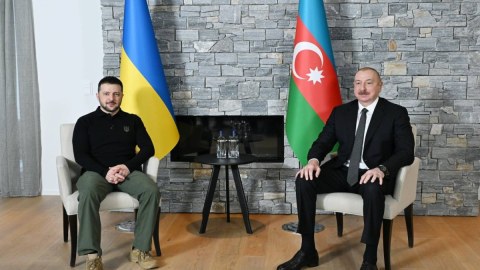 İlham Əliyev Zelenskini təbrik etdi