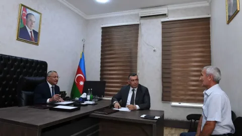 Rövşən Rzayev vətəndaş qəbulu keçirdi - FOTO