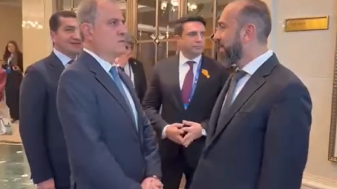 Ceyhun Bayramov və Ararat Mirzoyan söhbət ediblər - VİDEO