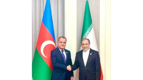 جیحون بایراموف با عراقچی دیدار کرد