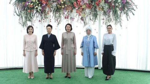 Beş ülkenin birinci hanımı bir araya geldi - FOTOĞRAFLAR