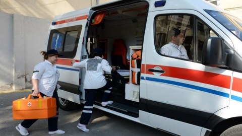 Təcili yardım işçilərinin maaşları artırıldı &ndash; MƏBLƏĞLƏR