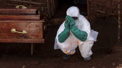 ÜST: Ebola tarixin ən sürətli yayılan epidemiyasıdır