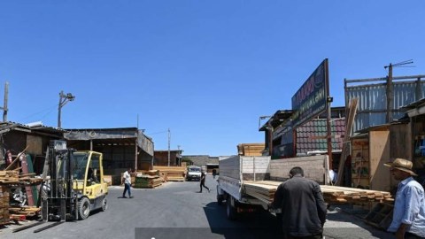 Dərnəgül tikinti bazarı köçürülür - GÖRÜNTÜ