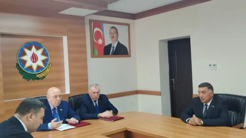 Əhliman Əmiraslanov Ağsaqqalların hesabat-seçki konfransında iştirak etdi