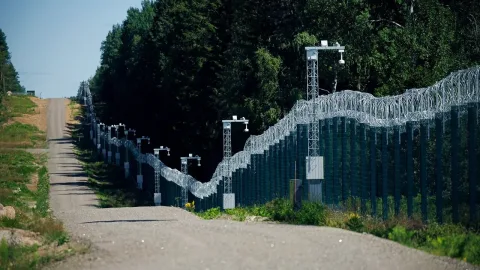 Finlandiya Rusiya ilə sərhəddə 200 kilometrlik hasar tikib