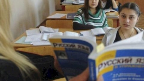 Rus süngüsünün tamamlamadığını rus məktəbləri tamamlayacaq