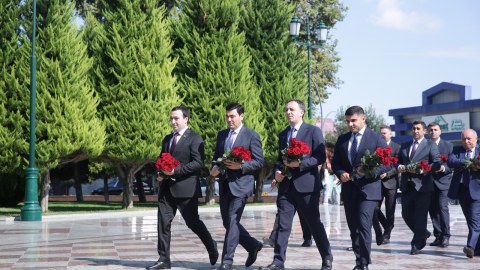 Yeni Azərbaycan Zəfər zirvəsindədir!