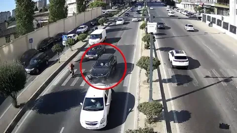 Sürücünün diqqətsizliyi piyada keçidində faciəyə səbəb olacaqdı