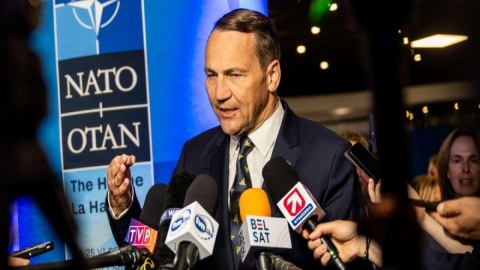 Sikorski: NATO Kalininqradda hərbi təlimləri gücləndirməlidir