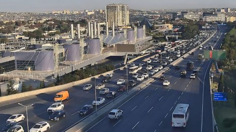 Bakıda 14 istiqamətdə tıxac var - SİYAHI