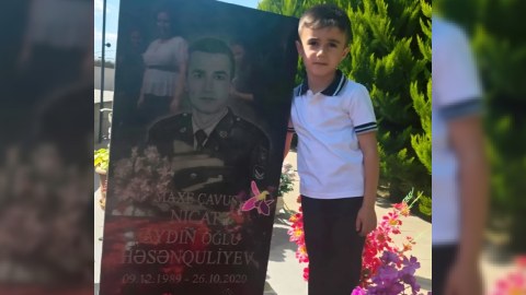 &ldquo;Kaş sən də&nbsp;yanımızda olardın&rdquo; -&nbsp;Şəhid oğlu 1-ci sinfə getdi