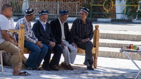 Özbəkistanda pensiya yaşı artırılır
