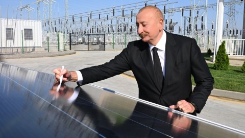 Prezident “Qobustan” Günəş Elektrik Stansiyasının açılışında - GÖRÜNTÜ