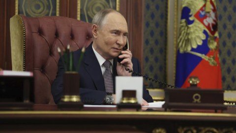 Putin yeni seçilən prezidenti təbrik etdi