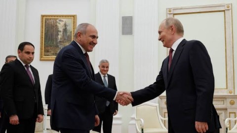 Putin Paşinyana məktub yazdı