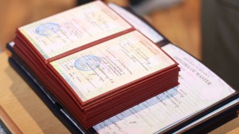 Magistr diplomu maaşı 30 faizədək artıra bilər - AÇIQLAMA