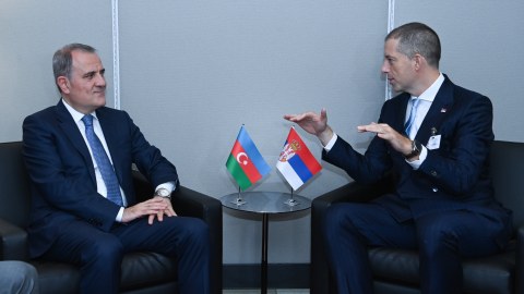 Ceyhun Bayramov serbiyalı həmkarı ilə görüşüb